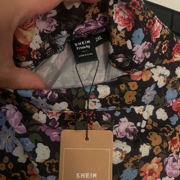 SHEIN Asymmetrical Floral Skirt - Picture 2 of 3